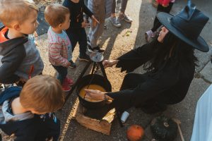 Skupaj s čarovnico Mimo se veselimo!